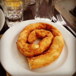 Skopelos berömda ostpaj - Tiropita