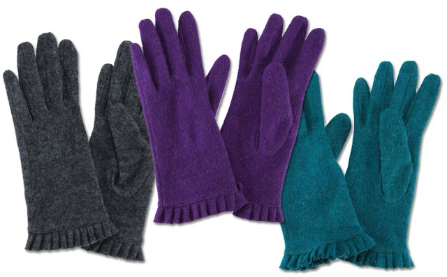 Ullvantar med volang från Indiska