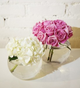 Annorlunda vas med Rosor o Hortensia