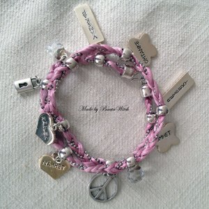 Berlockarmband med flätat sidenband o kullänk, Made by BautaWitch
