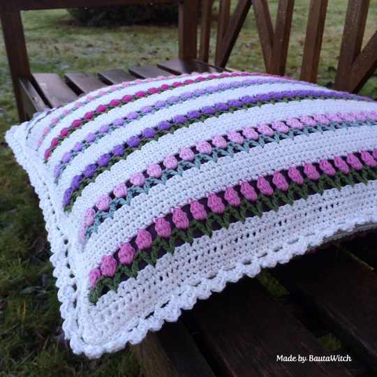 Tulips-in-snow-cushion