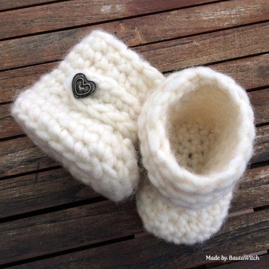 Virkade-baby-Uggs-by-BautaWitch