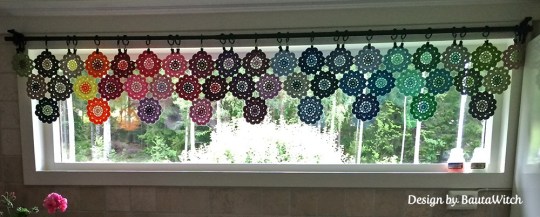 Crochet-curtain-by-BautaWitch