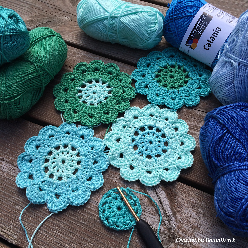 Japanska-blommor-turkos-by-BautaWitch