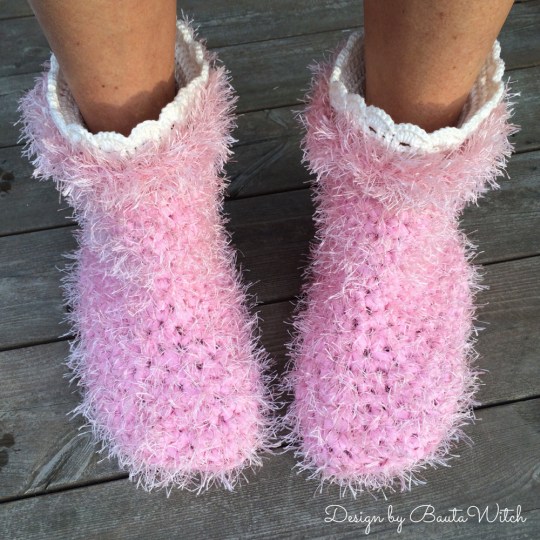 Pink-fur-slippers-by-BautaWitch