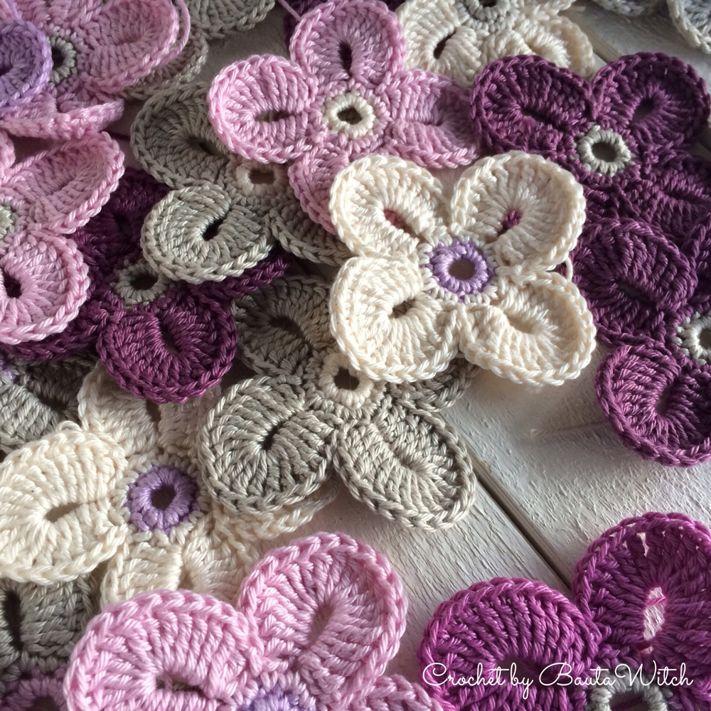 Hawaiian-Flowers-by-BautaWitch