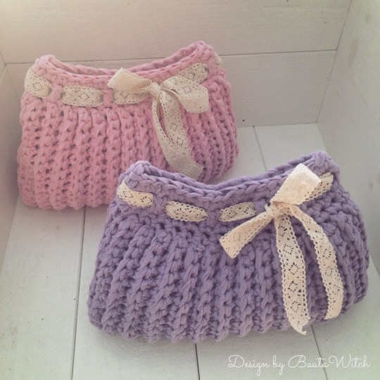 Crochet vanity bags by BautaWitch