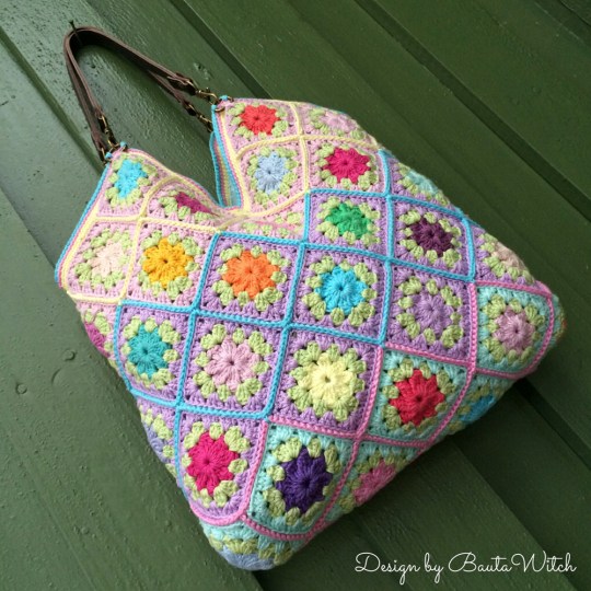 Vaska-av-fargglada-sippor-by-BautaWitch-3