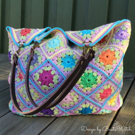 Vaska-av-fargglada-sippor-by-BautaWitch-front