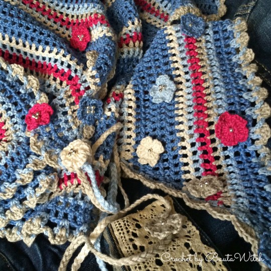 Road-Trip-sjal-by-BautaWitch-with-flowers