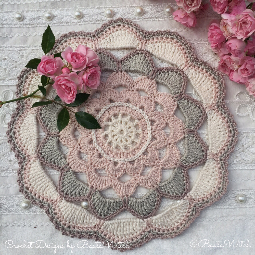 Romantisk-duk-tallriksunderlägg-by-BautaWitch