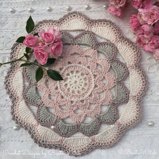 Romantisk-duk-tallriksunderlägg-by-BautaWitch