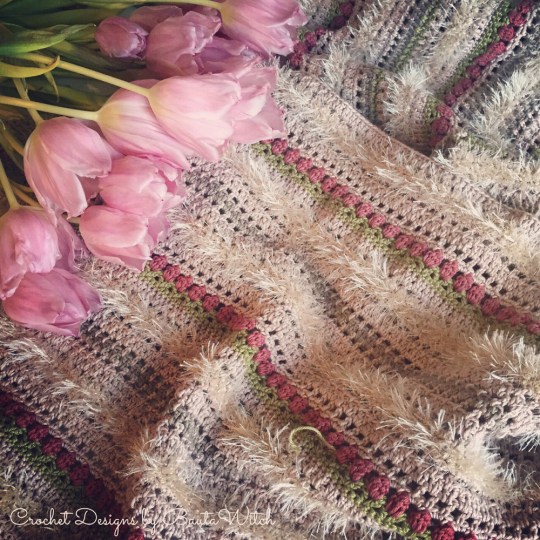 Poncho-by-Bautawitch-close-up