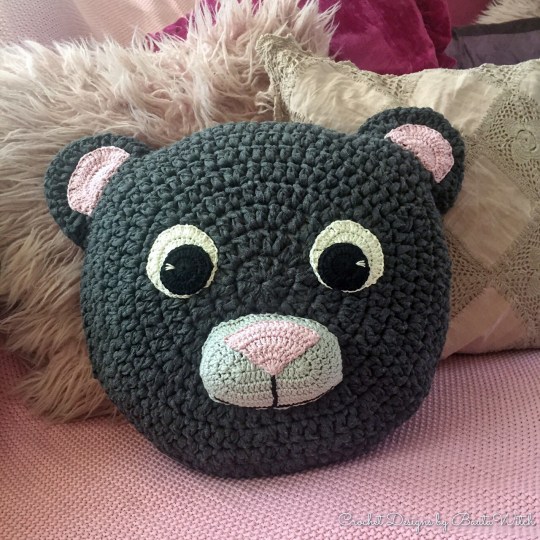 Virkad-nallekudde-by-Bautawitch-i-ribbon-xl