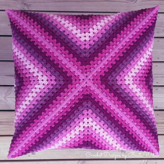 Mormorsrutekudde-by-BautaWitch-fram