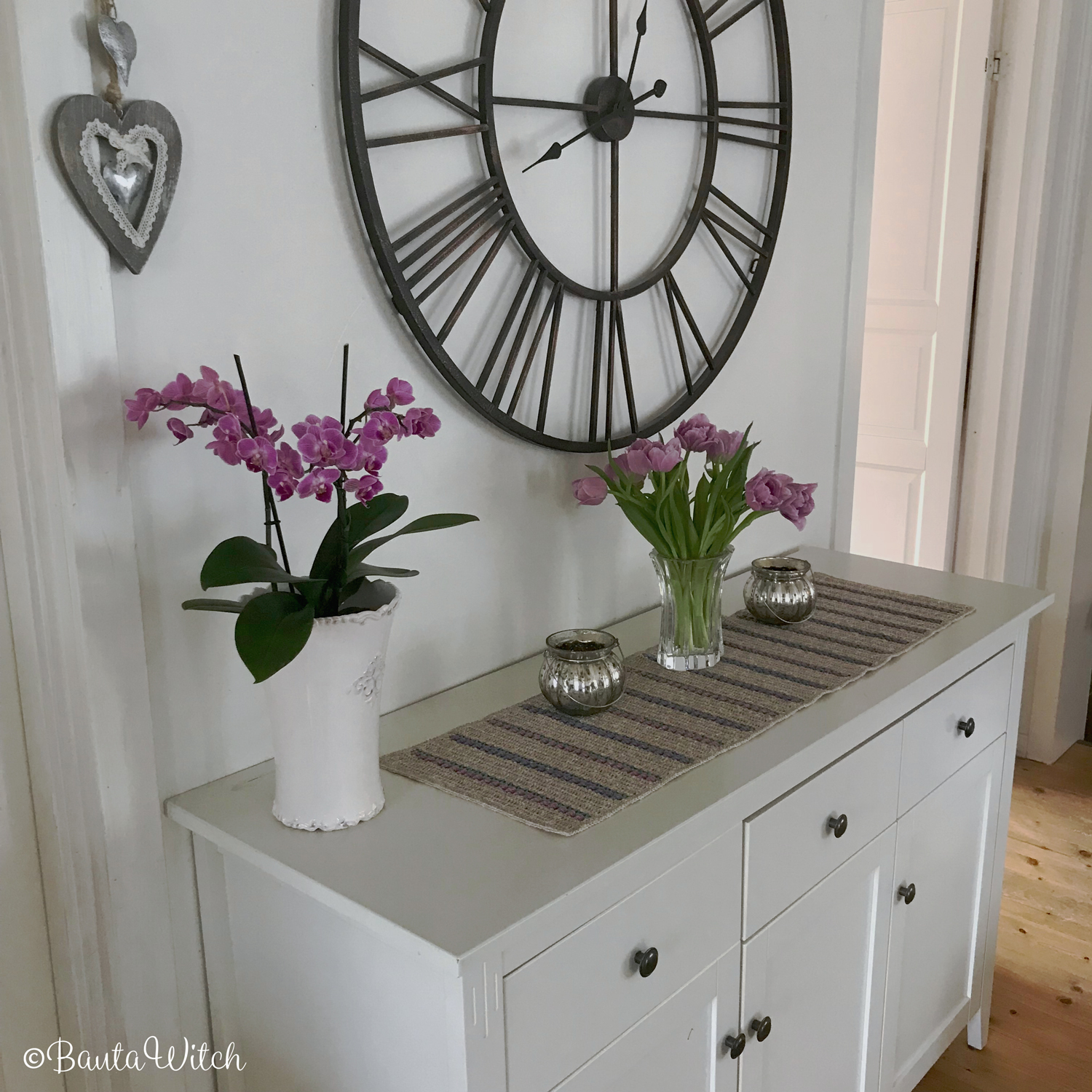 Duk-med-tulpaner-i-linnegarn-by-BautaWitch