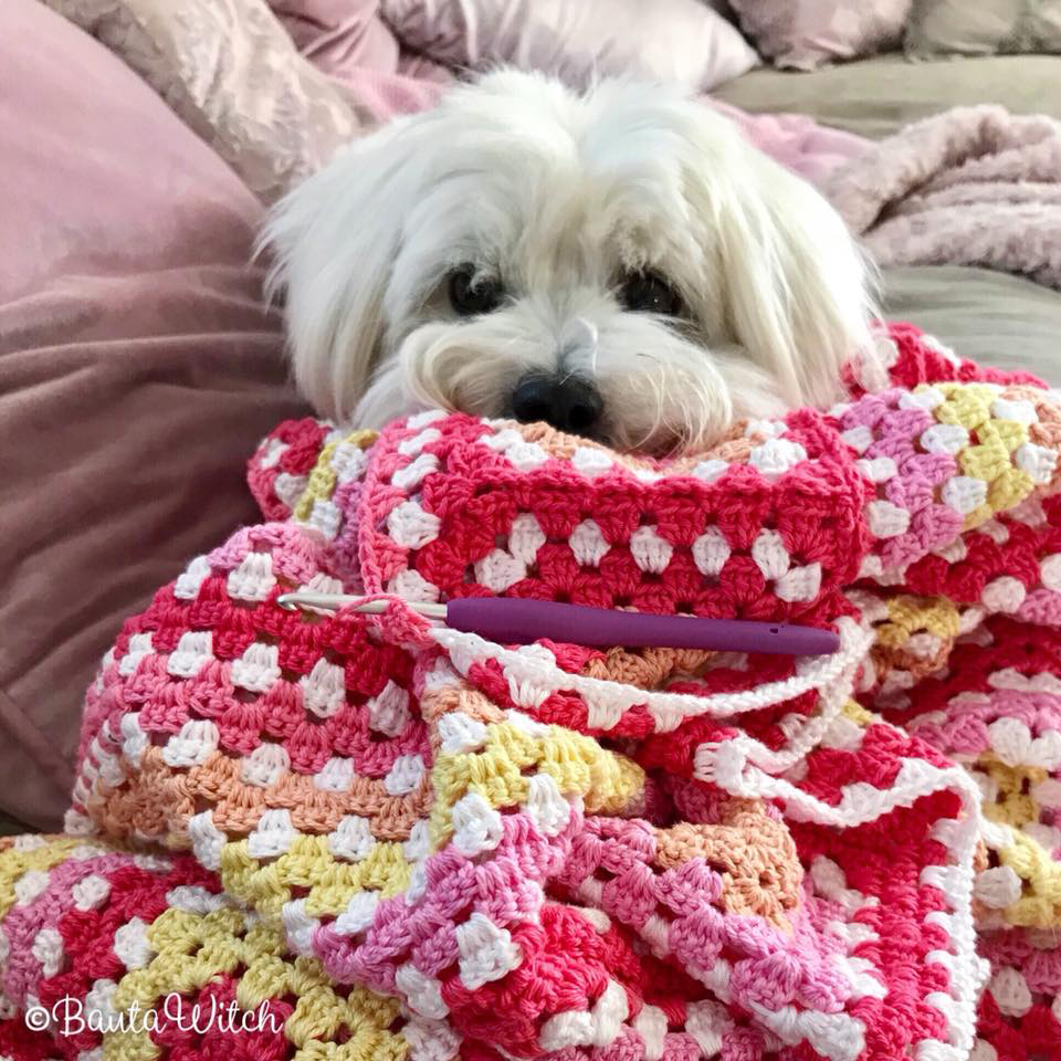 Virkhjälp-godispläd-by-BautaWitch