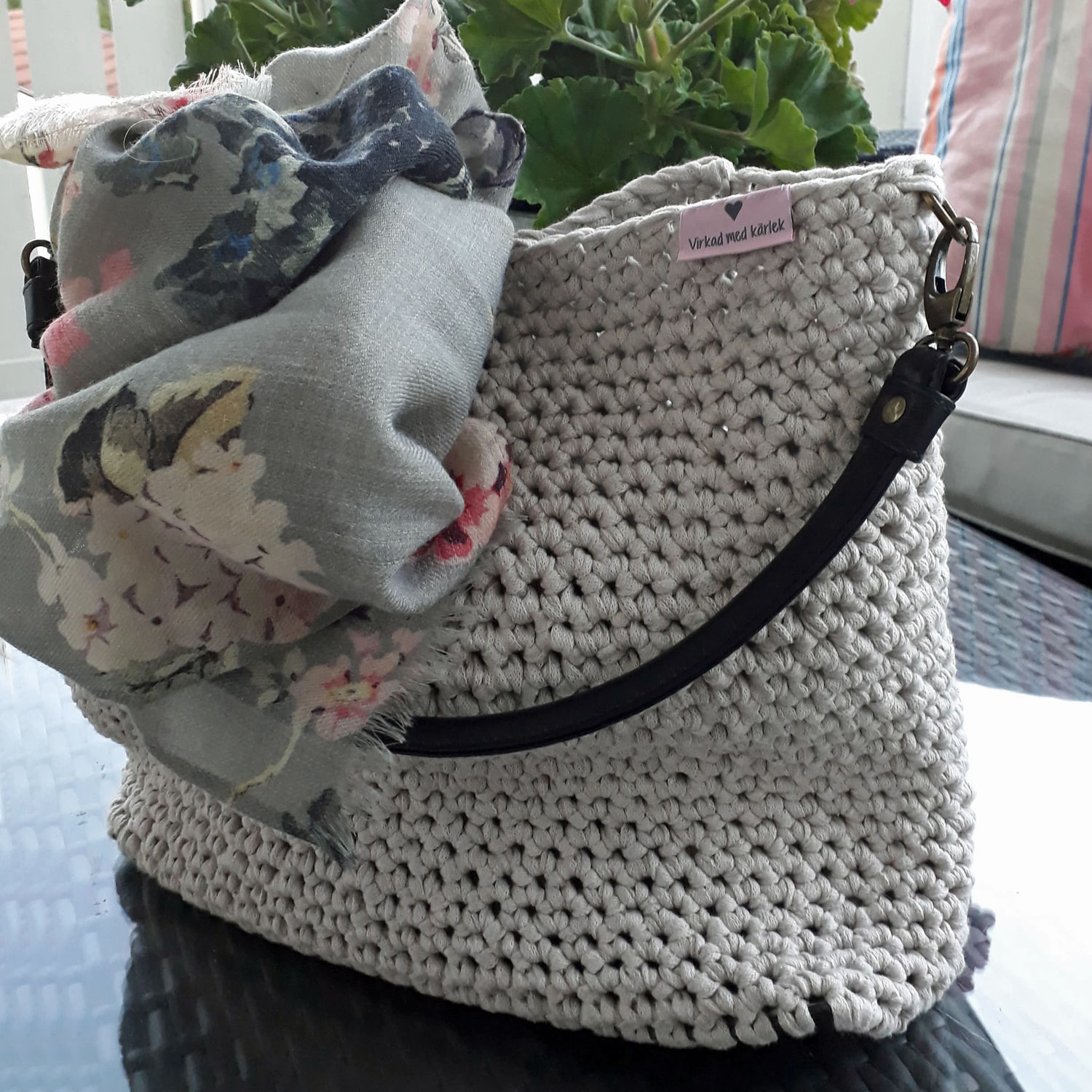 Virkad-nybörjarväska-av-Pernilla