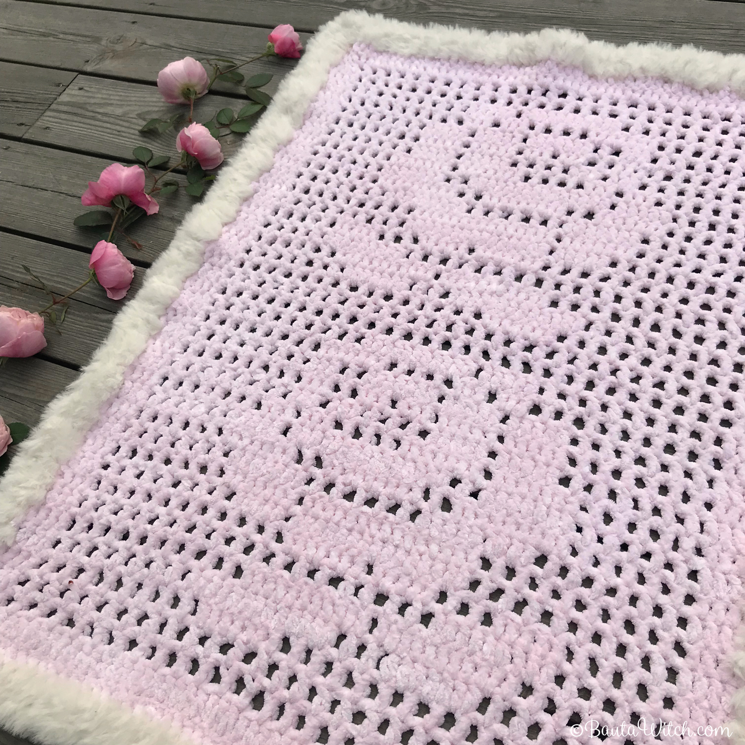 Babyfilt-rosor-by-BautaWitch