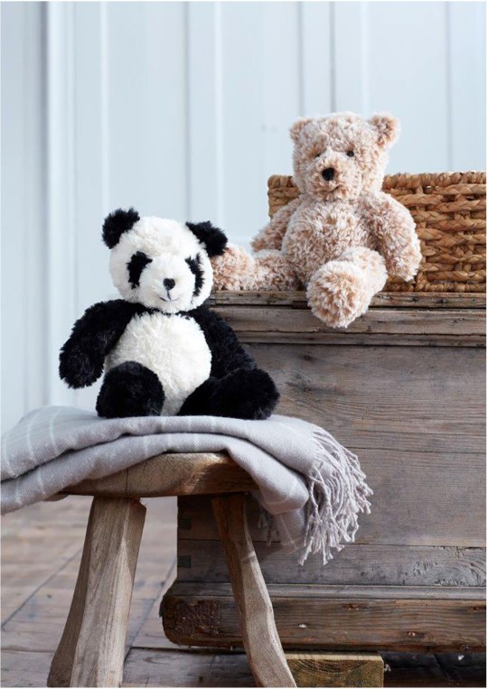 Stickad-nallebjörn-i-Alpine